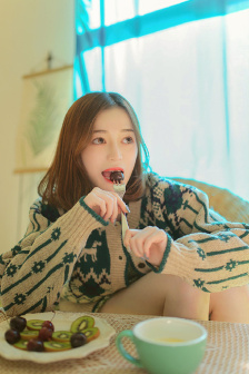 被强制侵犯新任女教师